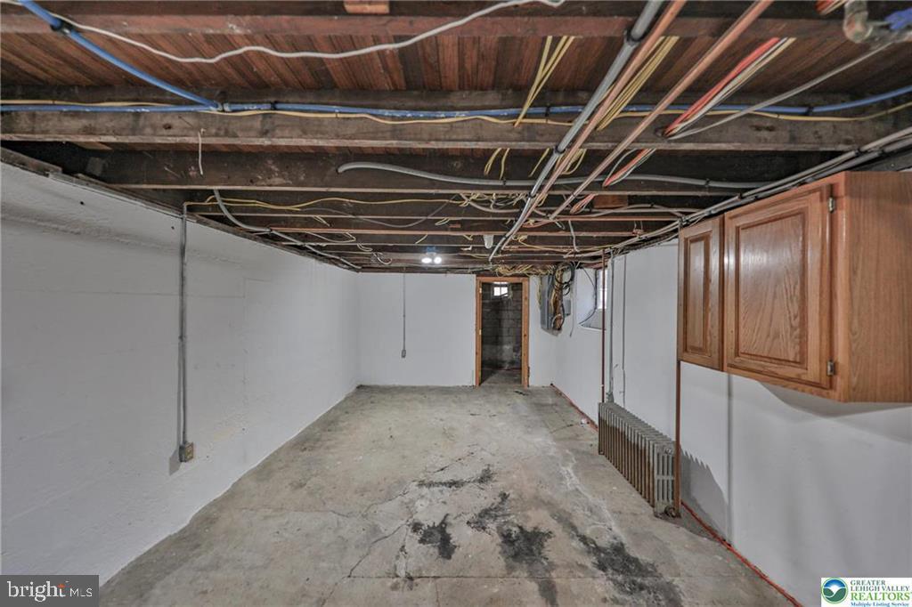 370 W WHITE BEAR DRIVE