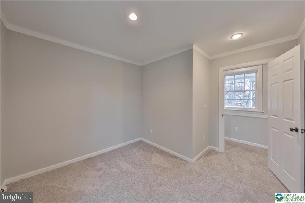 370 W WHITE BEAR DRIVE