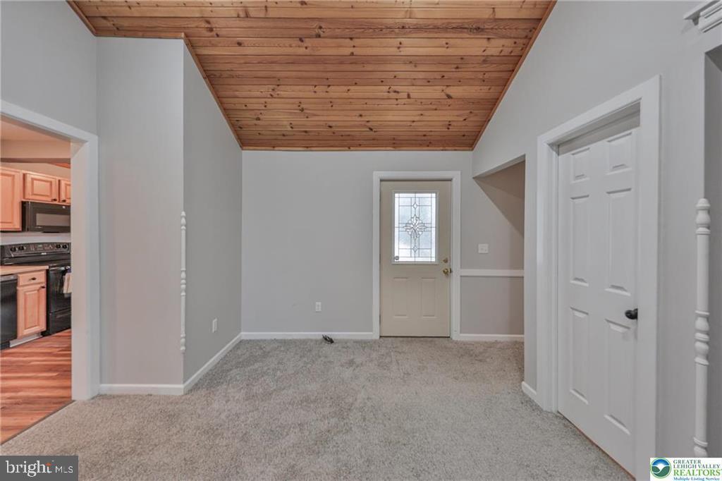 370 W WHITE BEAR DRIVE