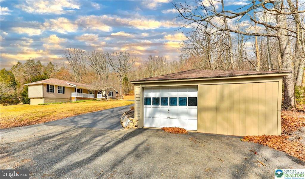 370 W WHITE BEAR DRIVE