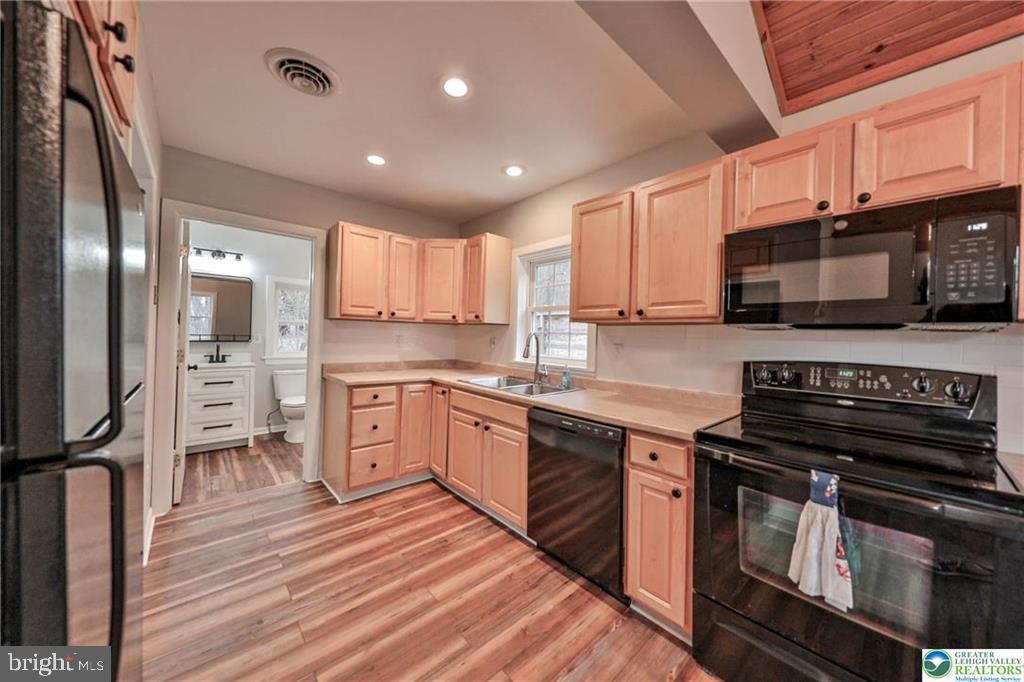 370 W WHITE BEAR DRIVE