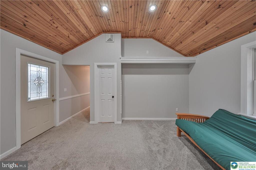 370 W WHITE BEAR DRIVE