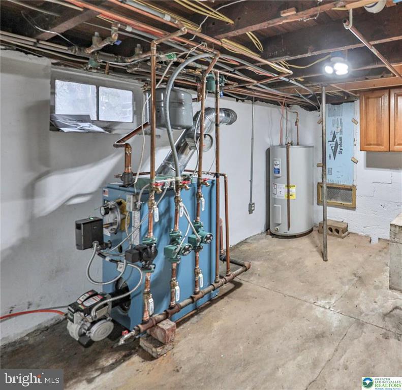 370 W WHITE BEAR DRIVE