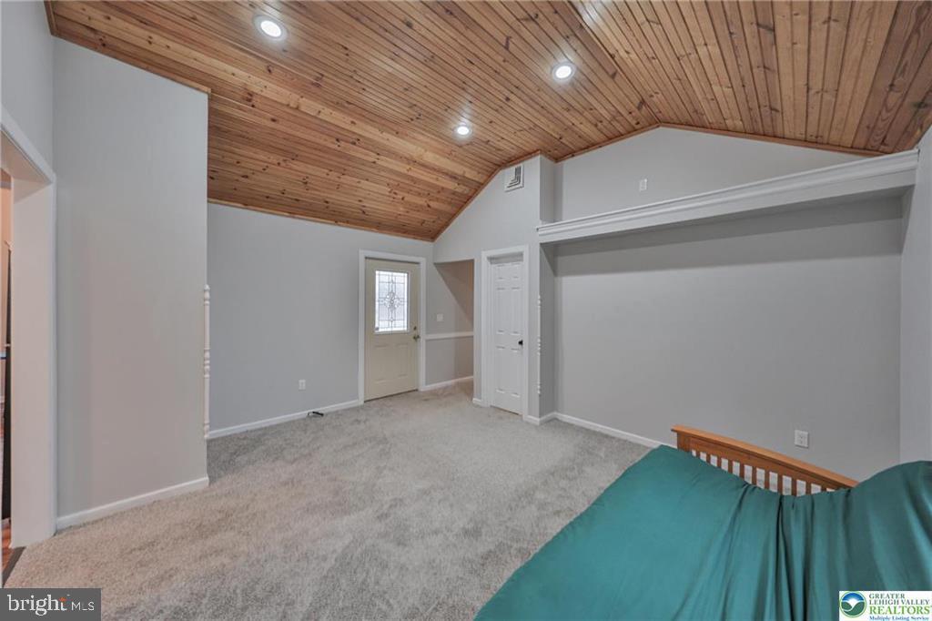 370 W WHITE BEAR DRIVE