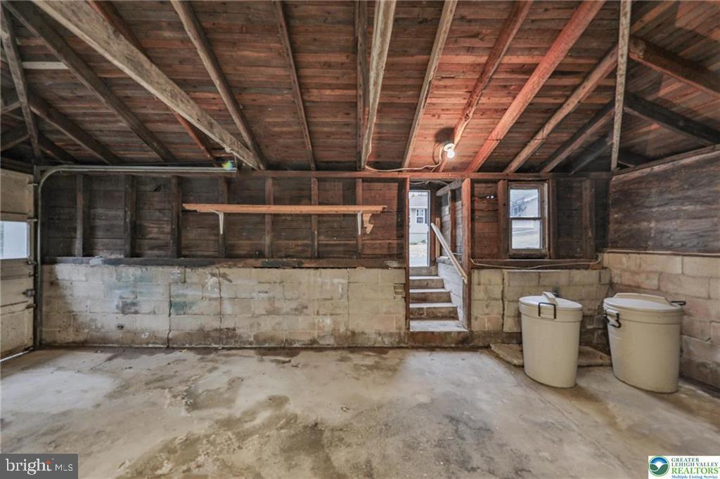 370 W WHITE BEAR DRIVE