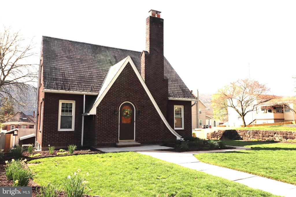 300 PRINCETON AVENUE