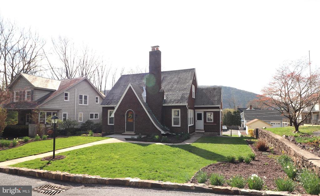 300 PRINCETON AVENUE