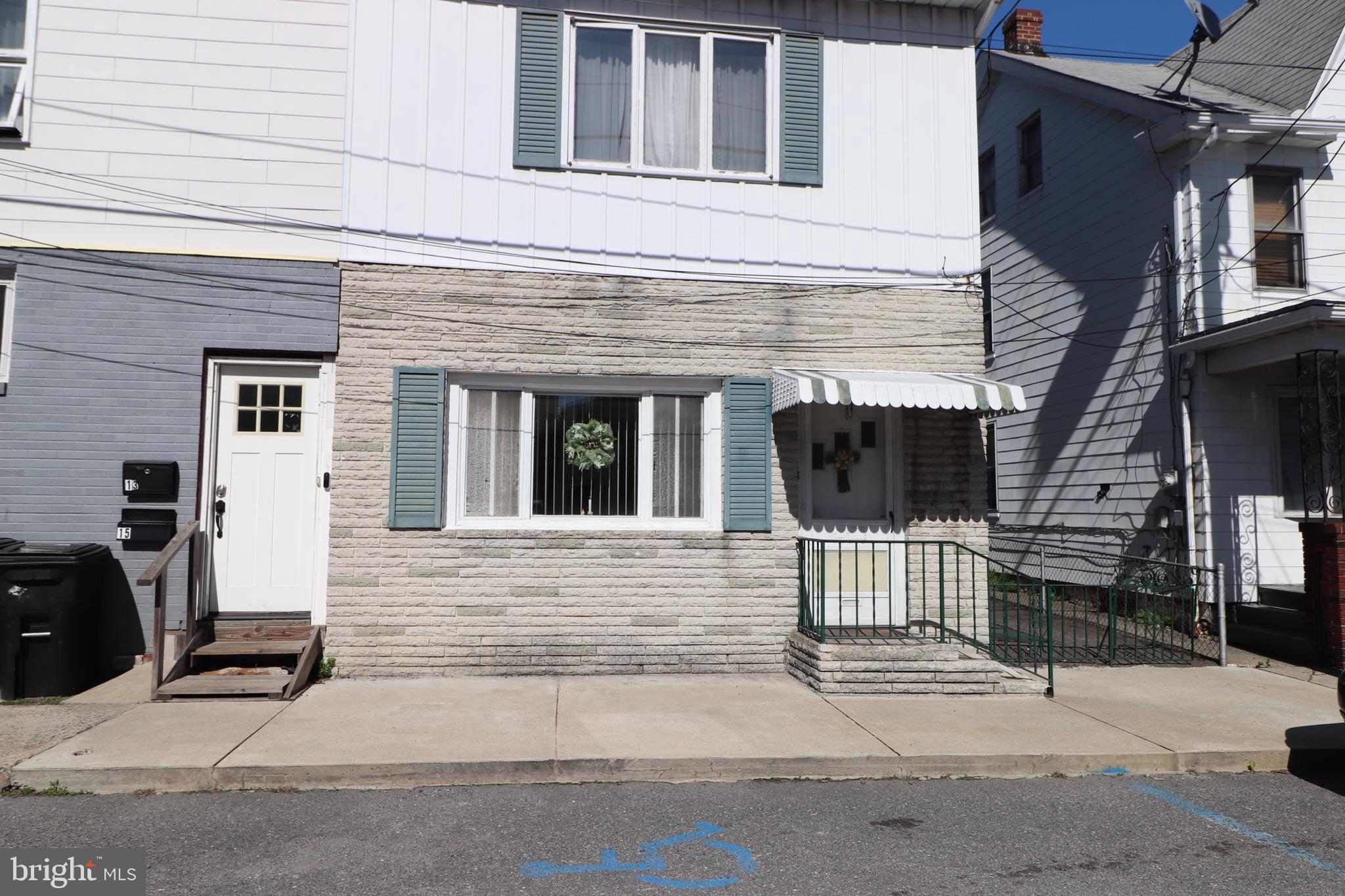17 CENTER STREET