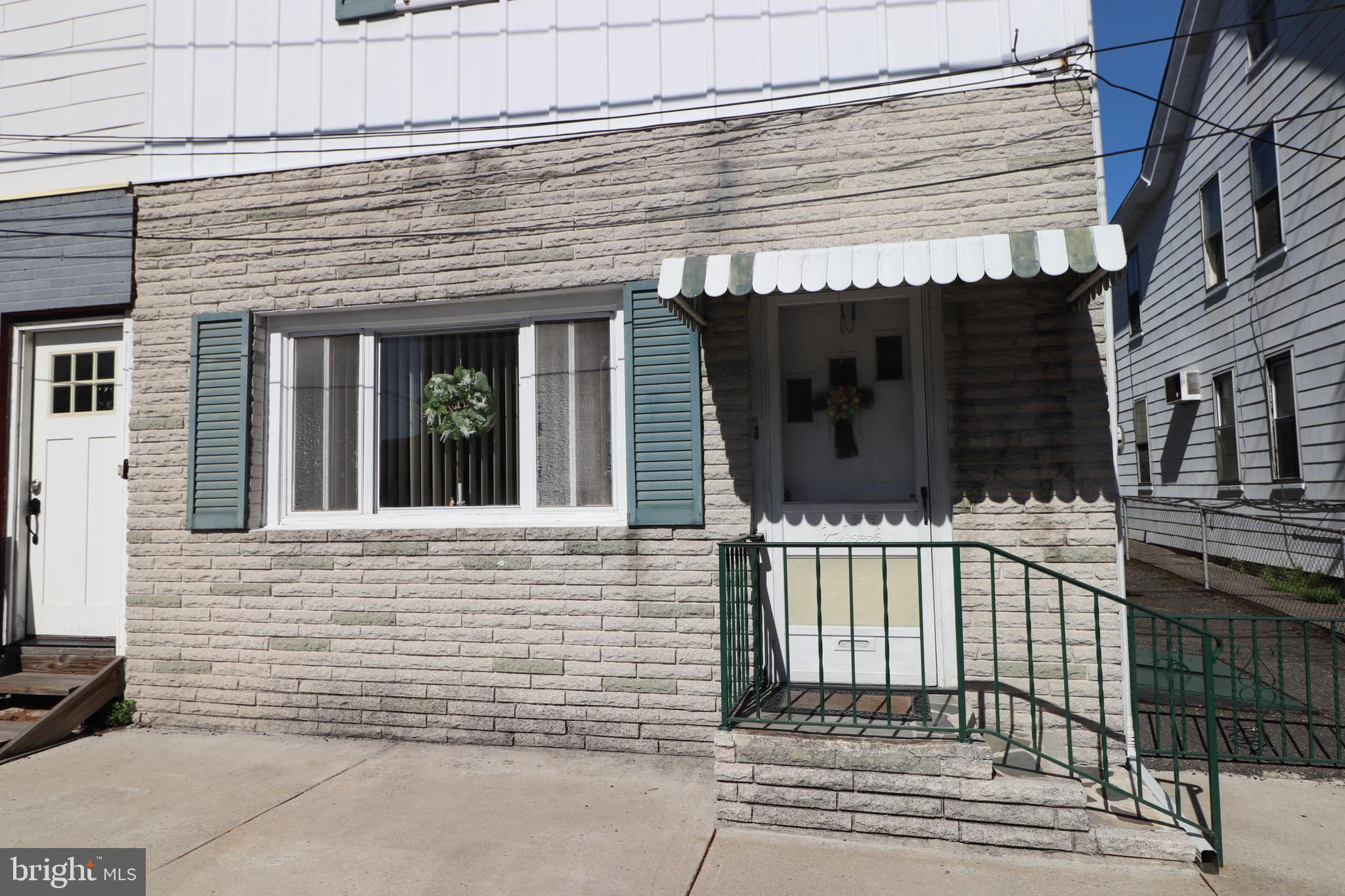 17 CENTER STREET