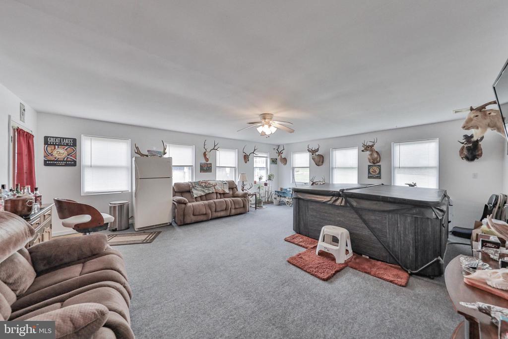 1040 W STAGECOACH ROAD