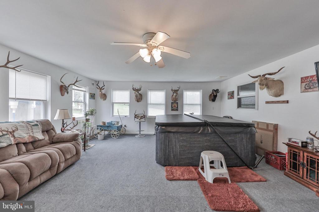 1040 W STAGECOACH ROAD