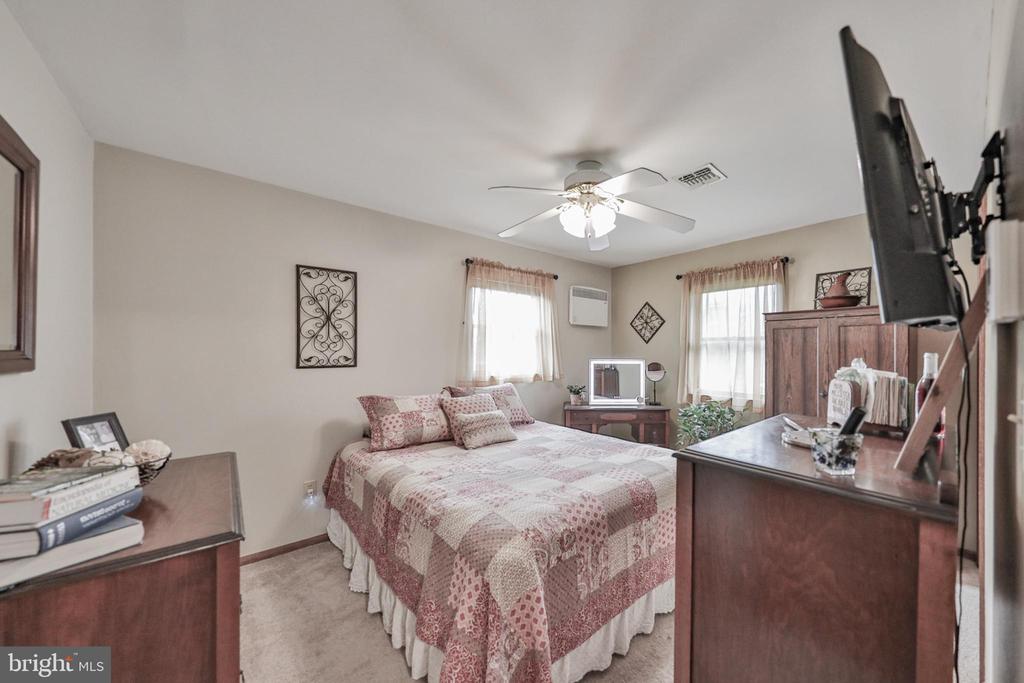 1040 W STAGECOACH ROAD