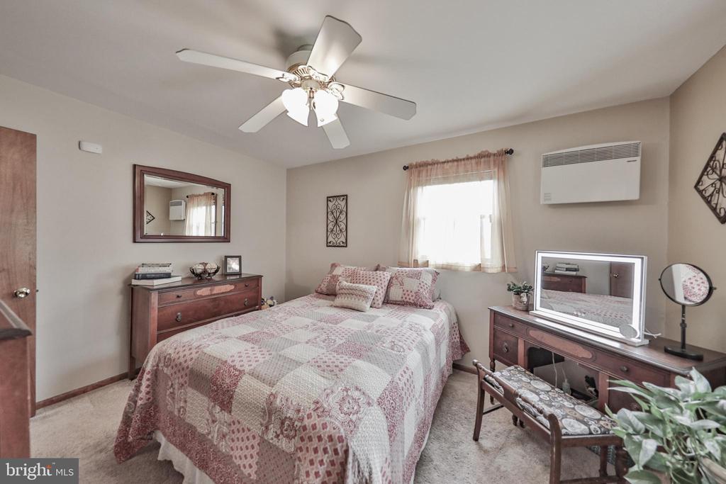 1040 W STAGECOACH ROAD