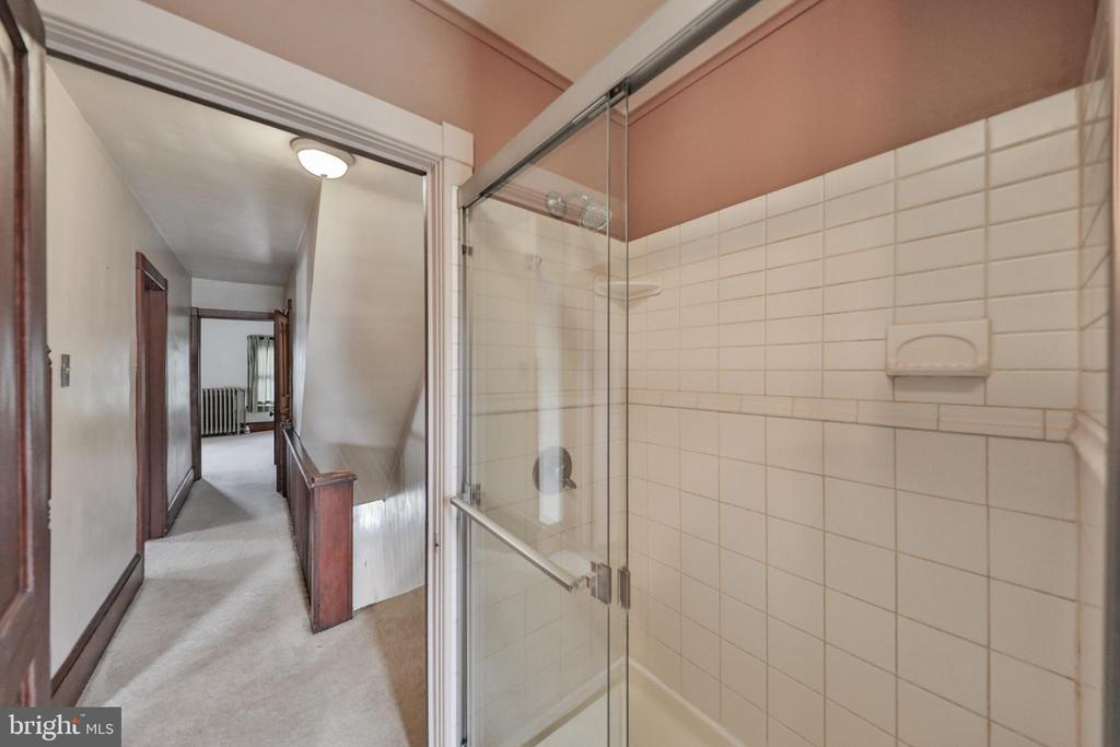 232 COLUMBIA AVENUE