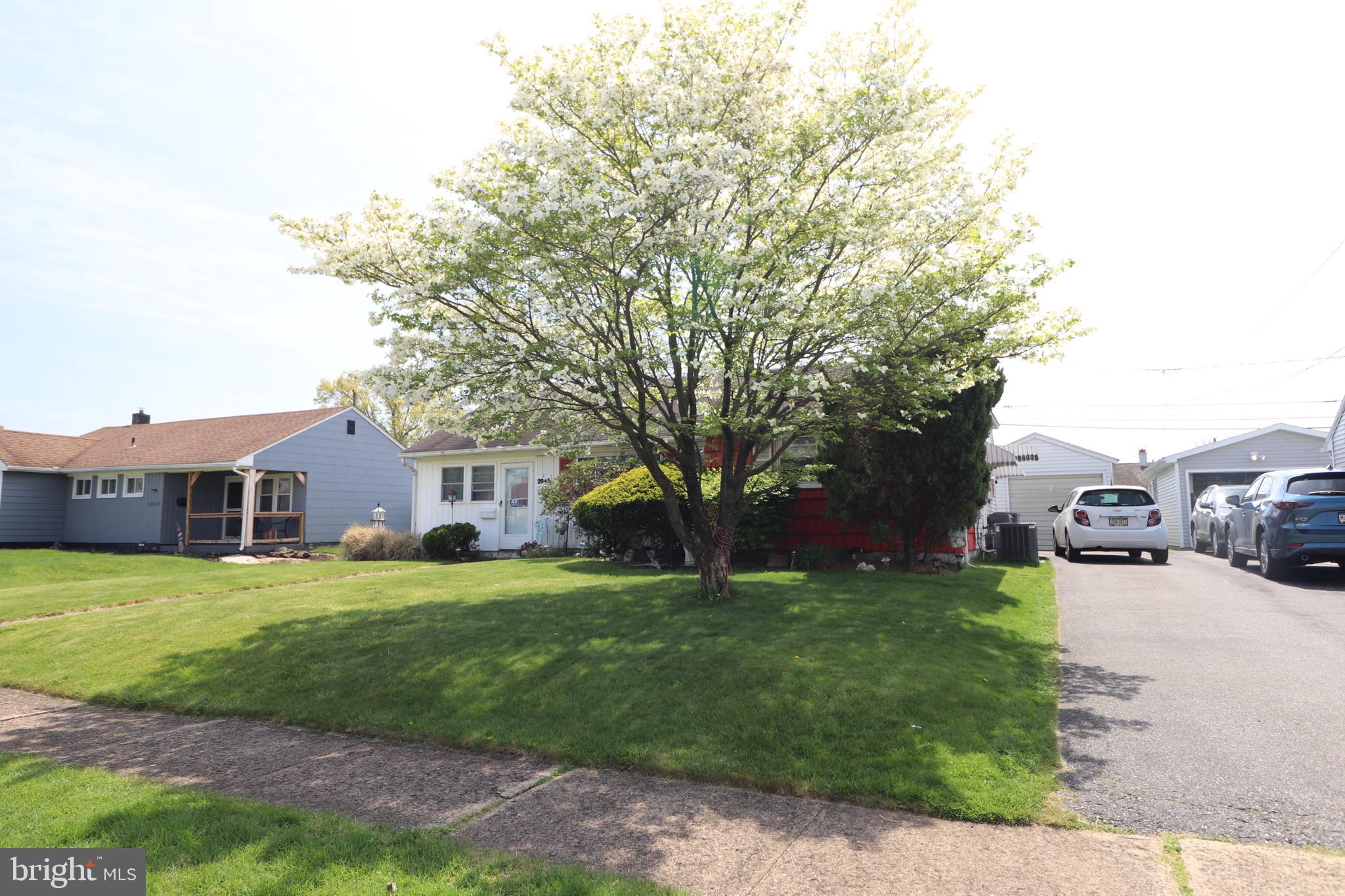 2045 Cloverdale Rd