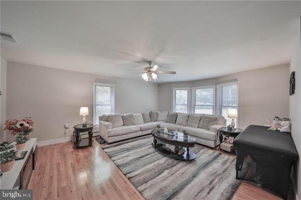 3337 William Cir
