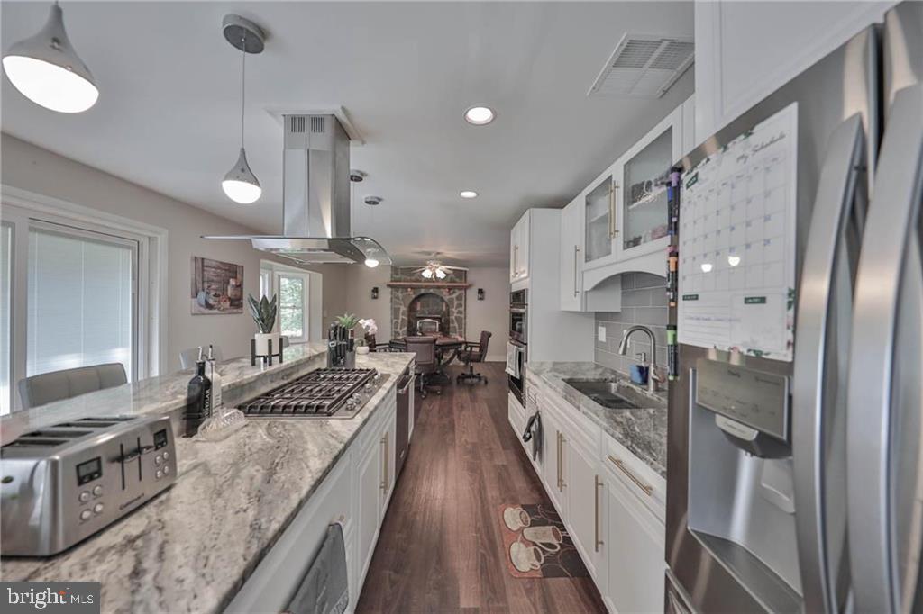 3337 William Cir