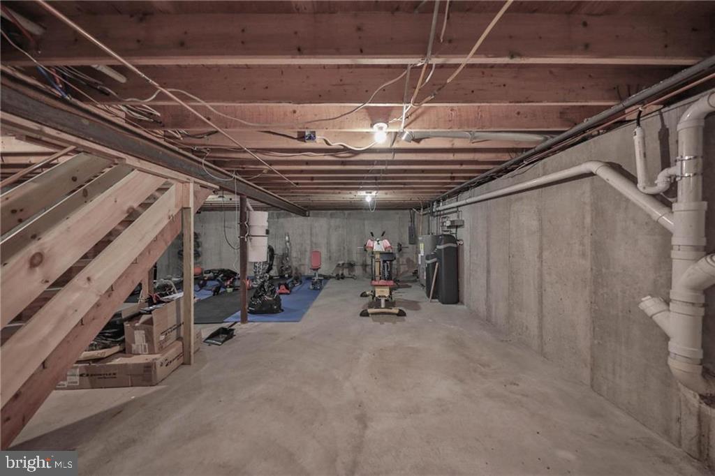 3337 William Cir
