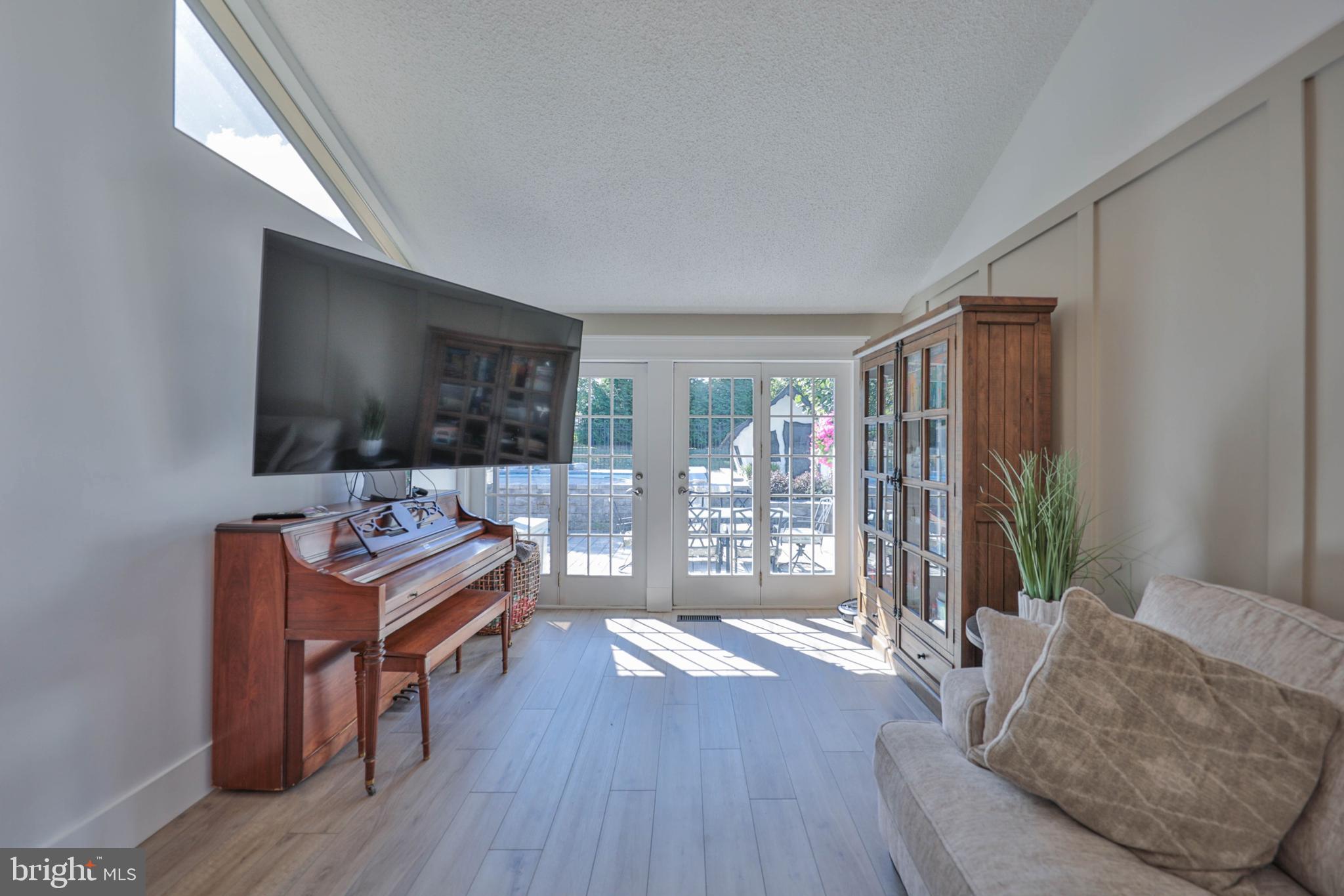 2718 WINDY HILL ROAD