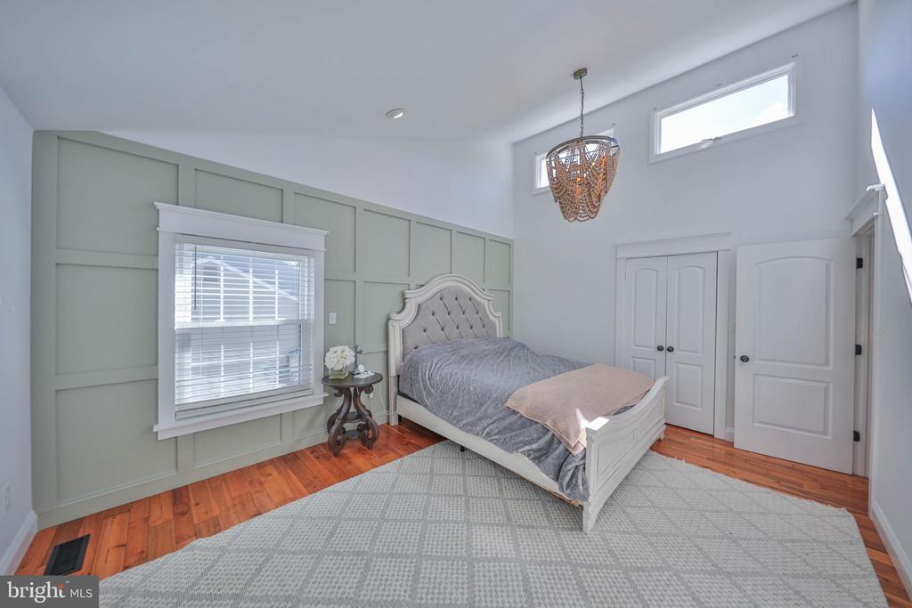2718 WINDY HILL ROAD