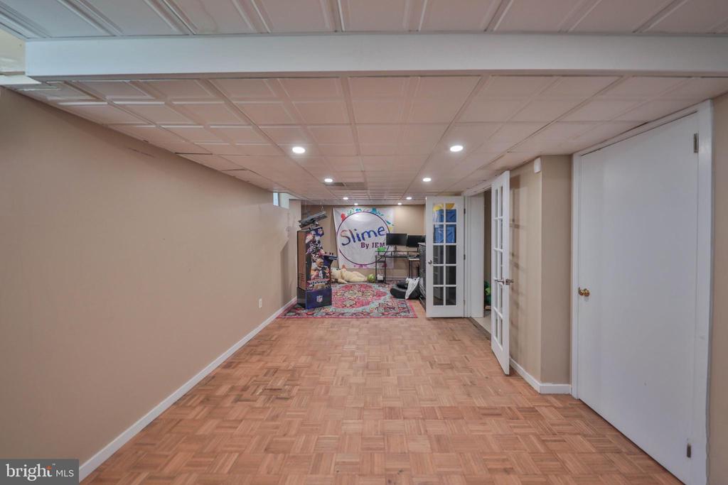 2718 WINDY HILL ROAD