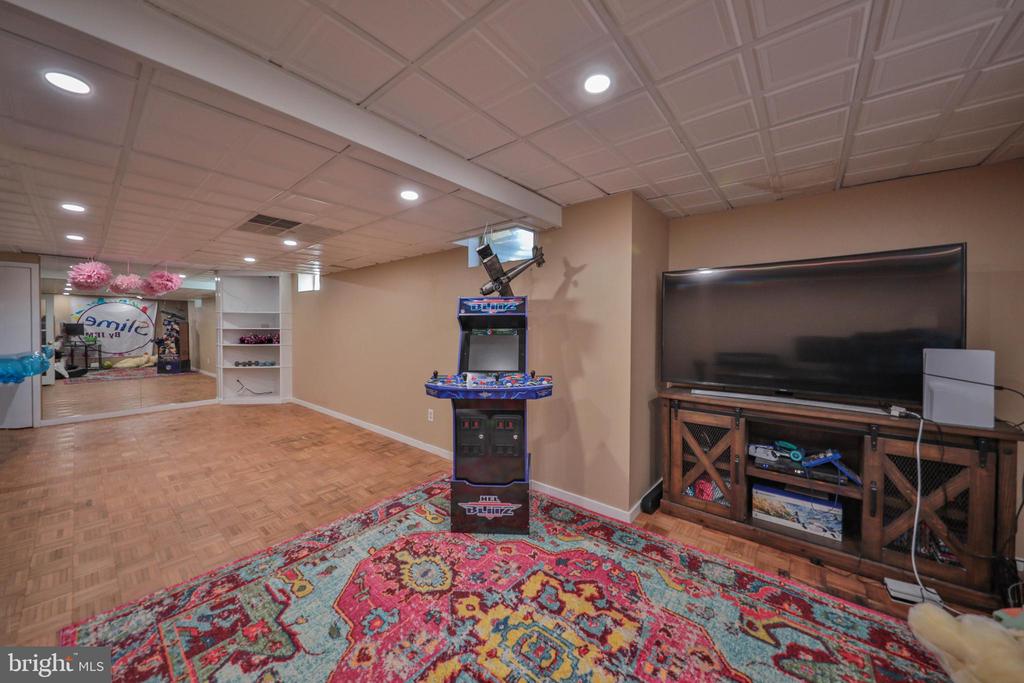 2718 WINDY HILL ROAD