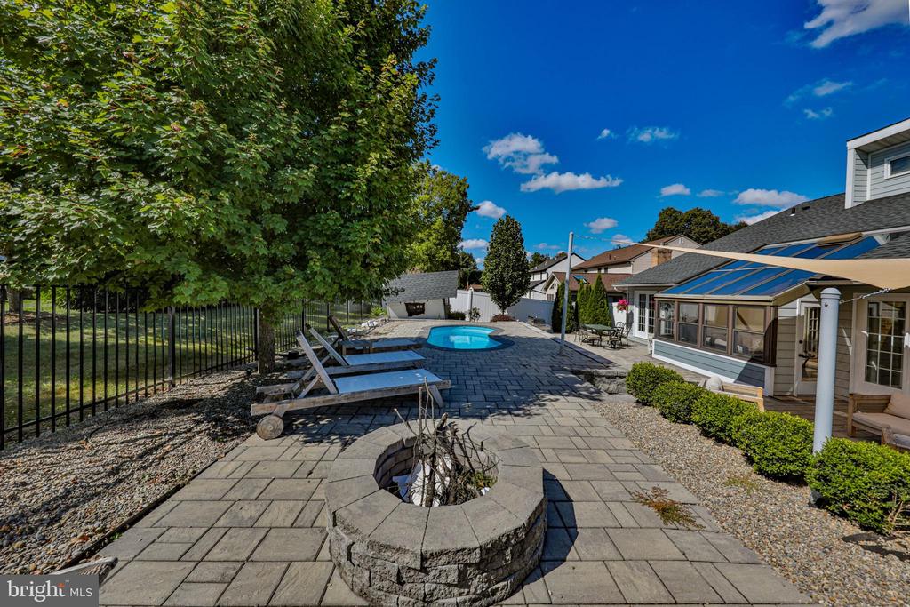 2718 WINDY HILL ROAD