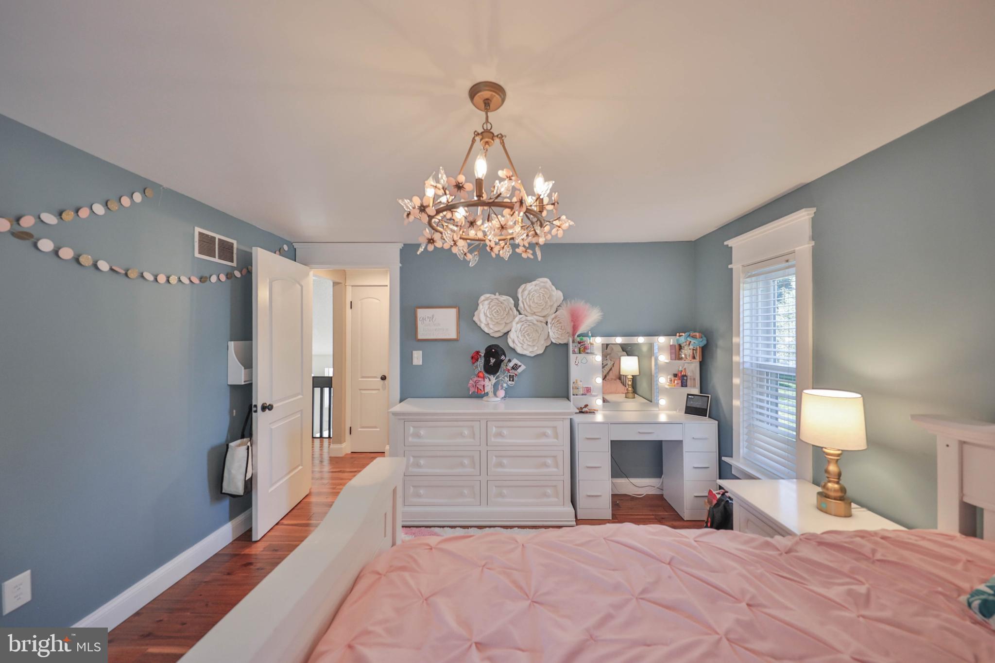 2718 WINDY HILL ROAD