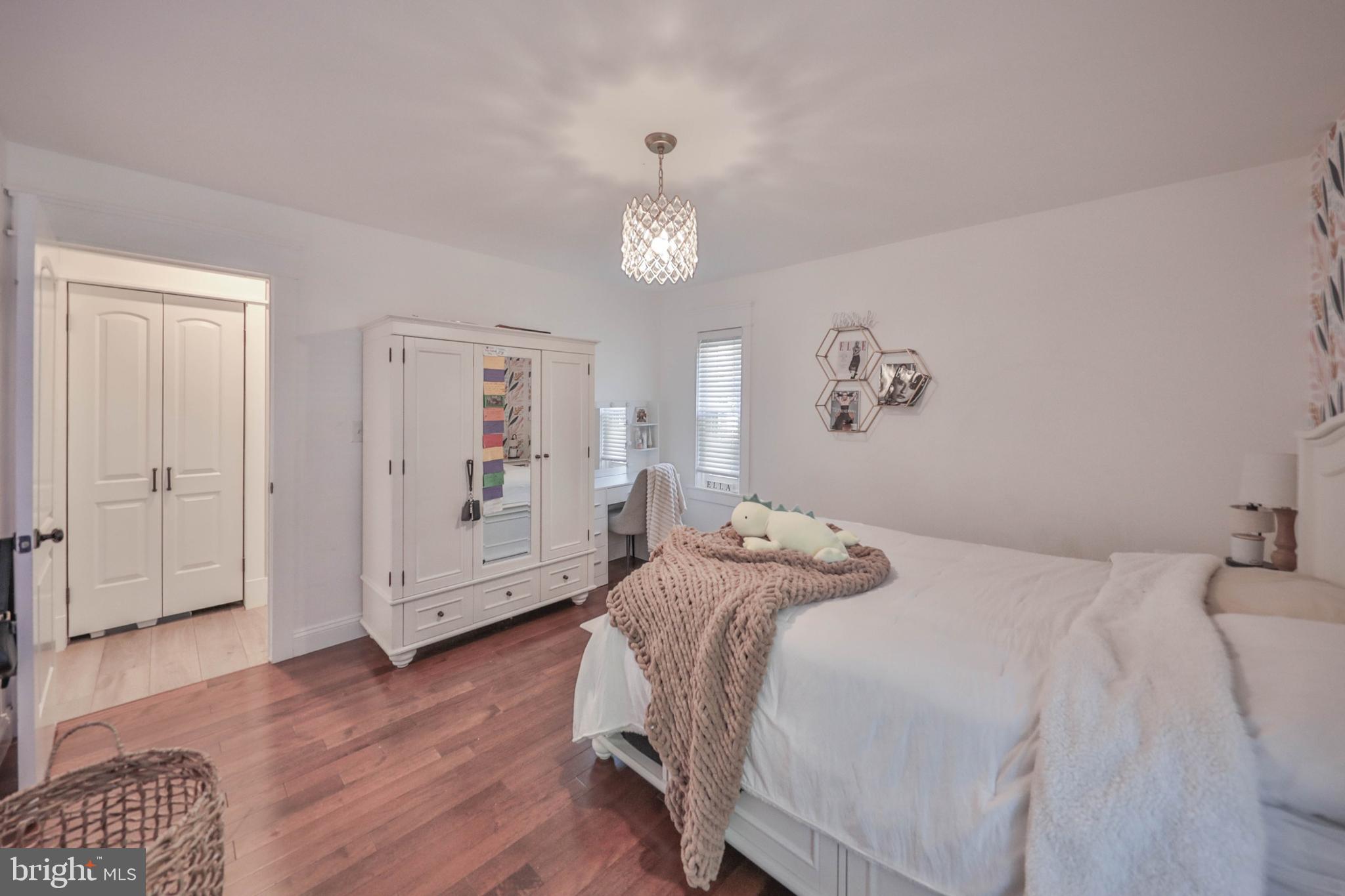 2718 WINDY HILL ROAD
