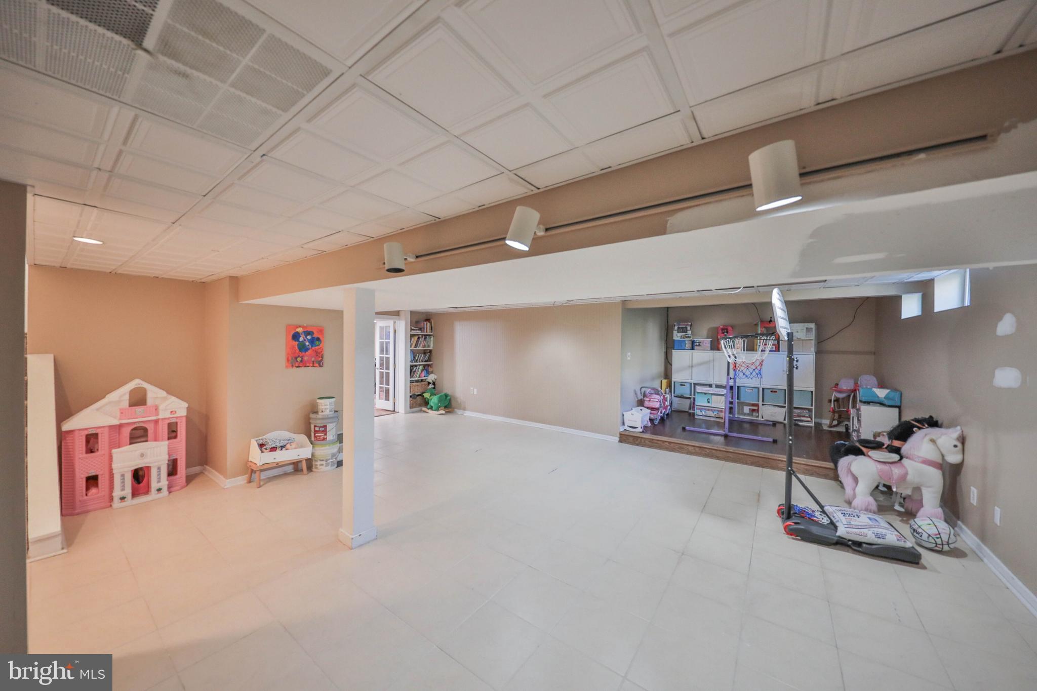 2718 WINDY HILL ROAD