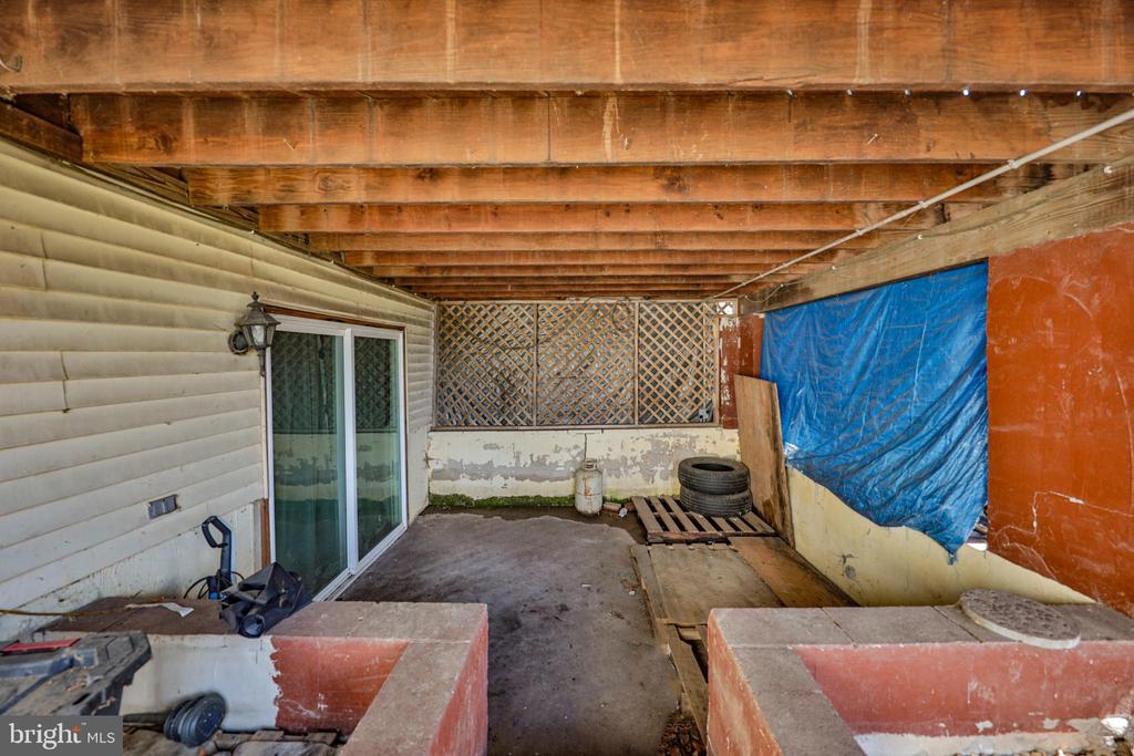 7580 KINGS HWY