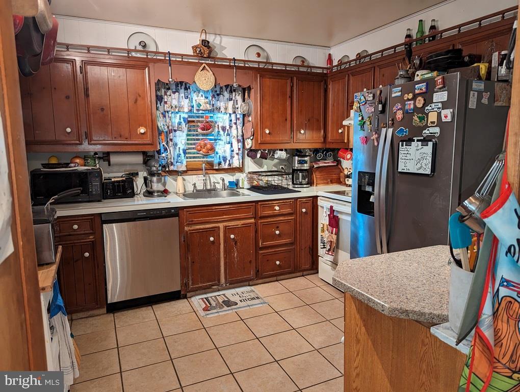 729 Silver Spring Blvd
