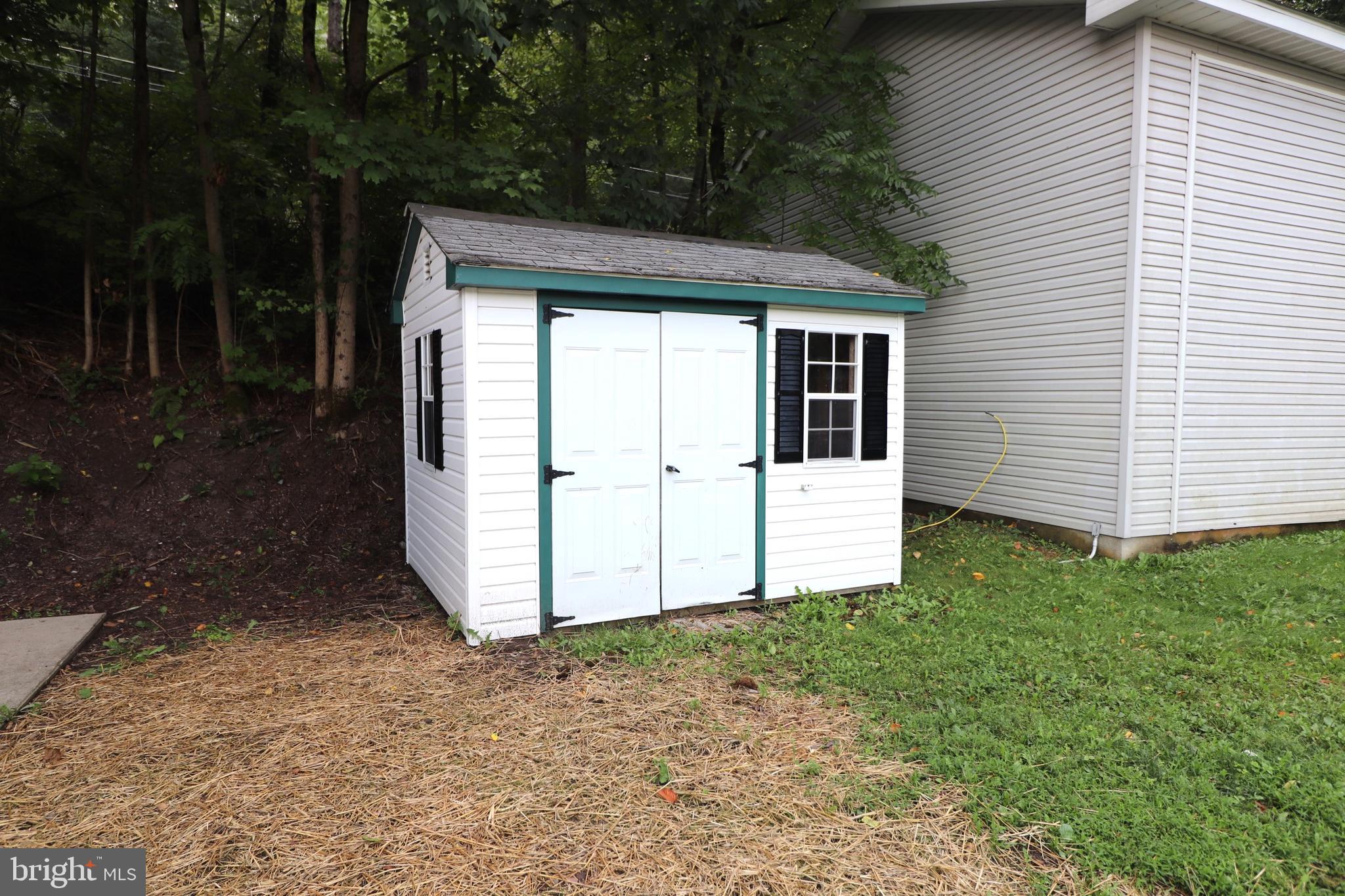 1215 Blue Mountain Cir