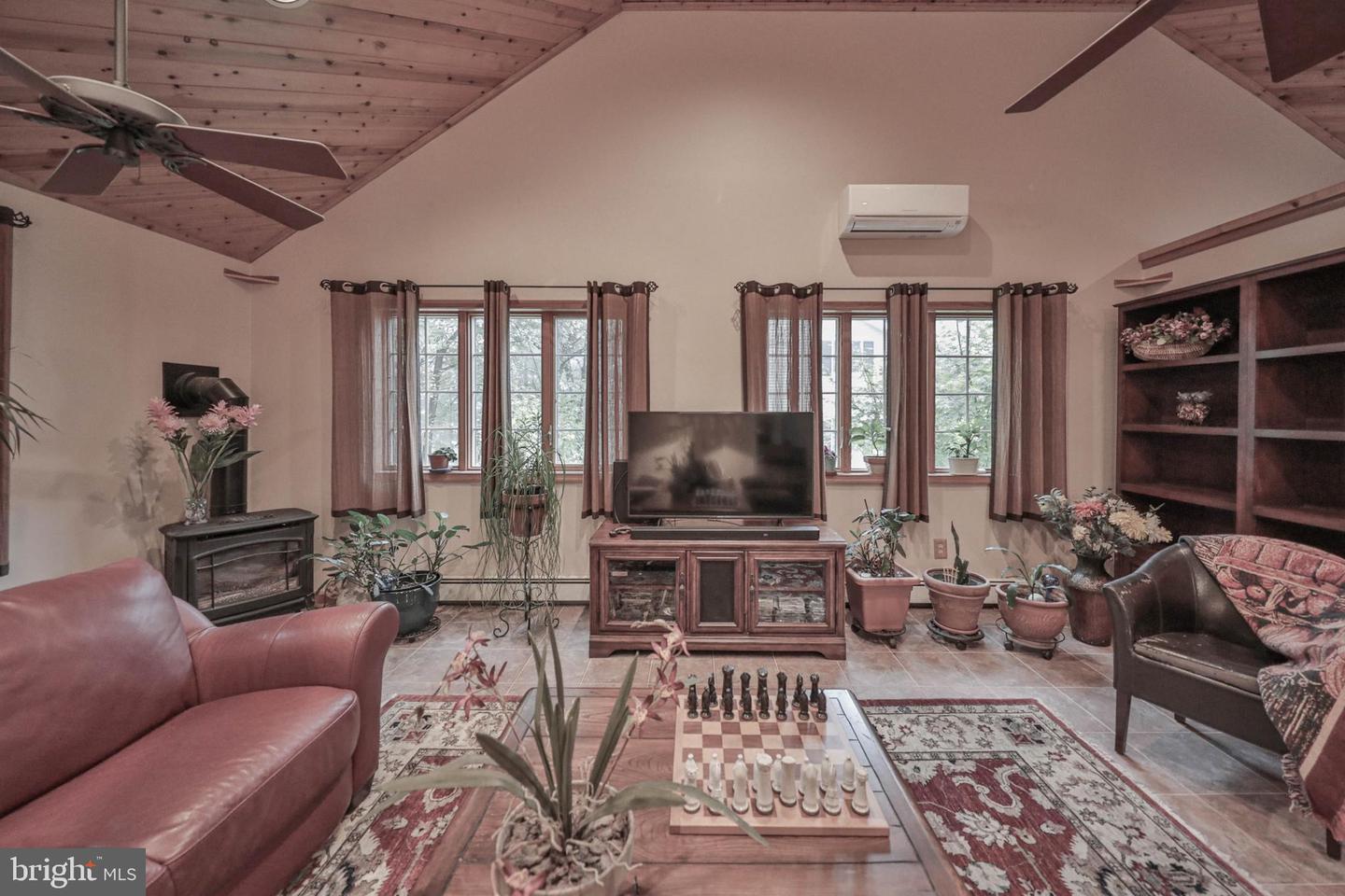 1614 Sugar Ln