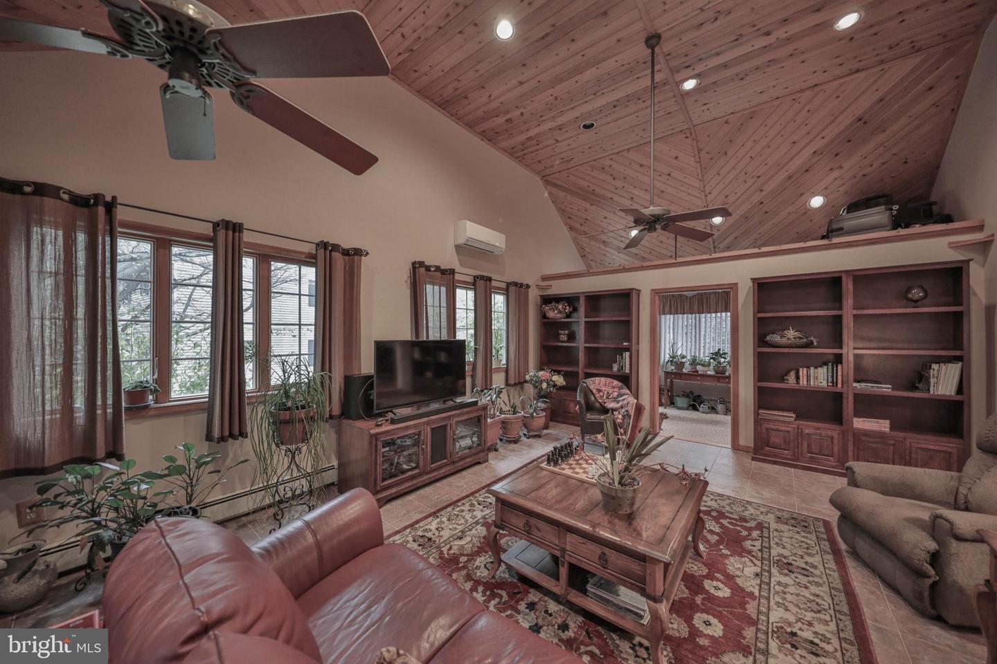 1614 Sugar Ln