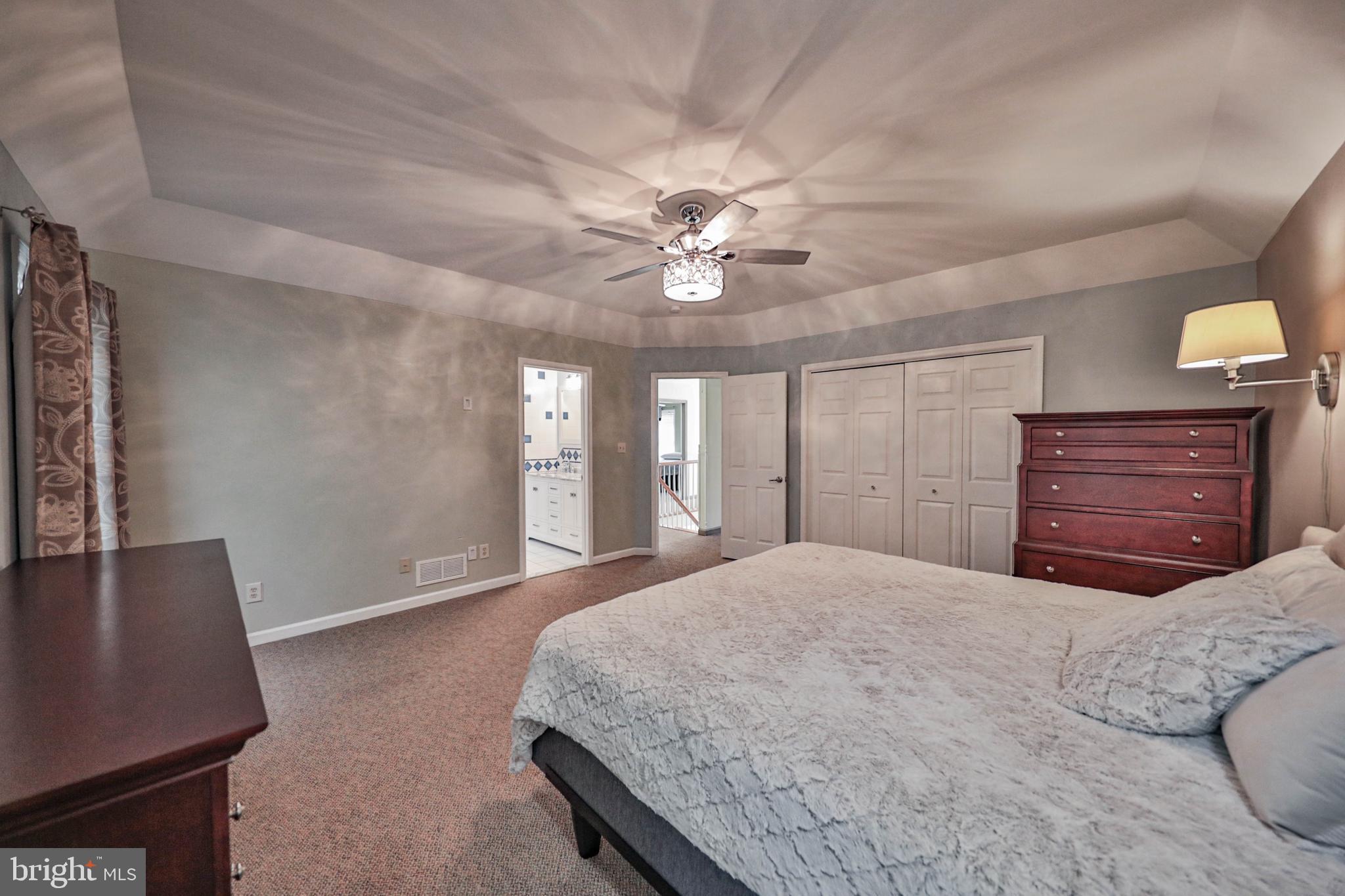 114 HOLLOW DRIVE