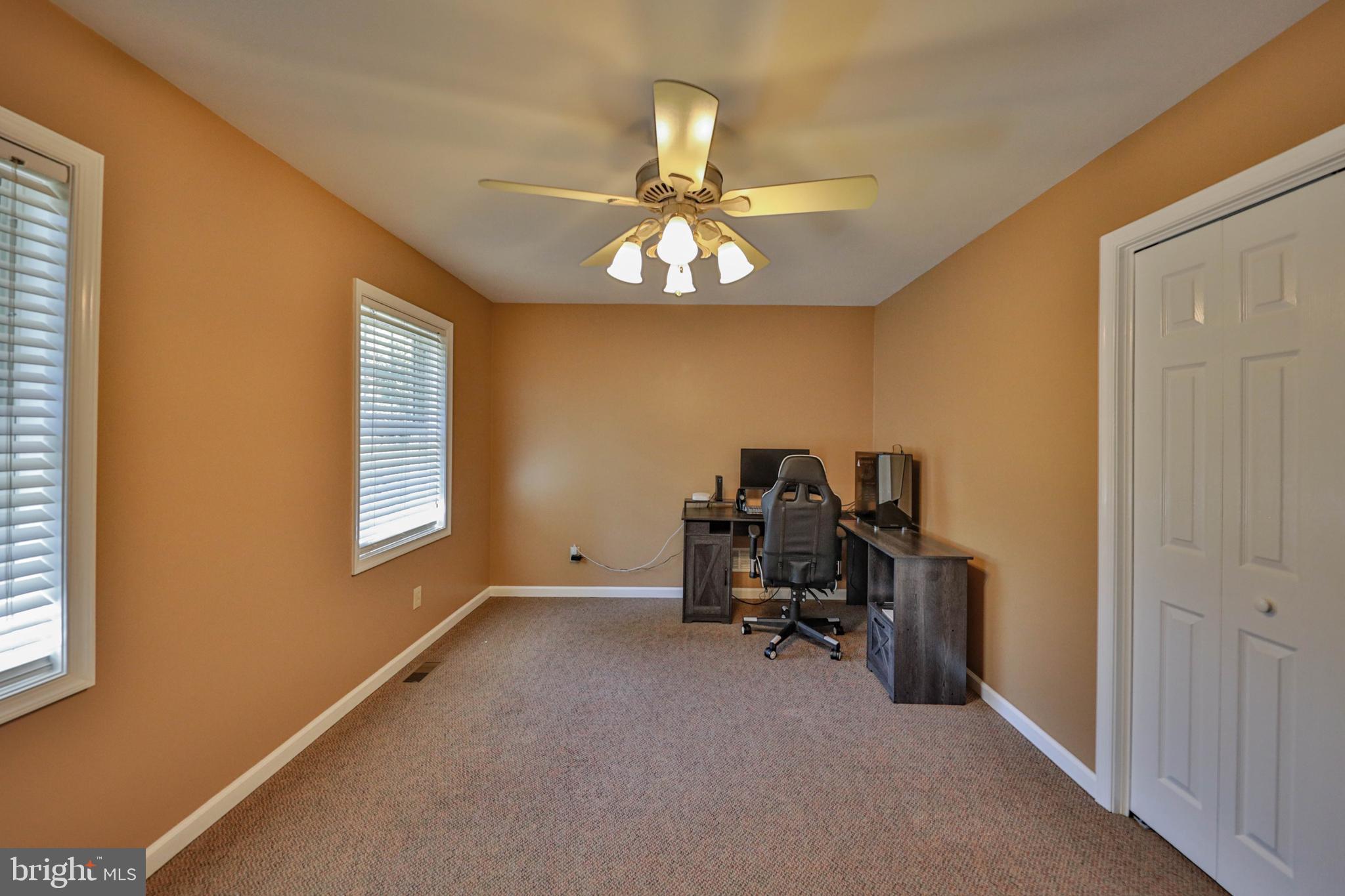 114 HOLLOW DRIVE