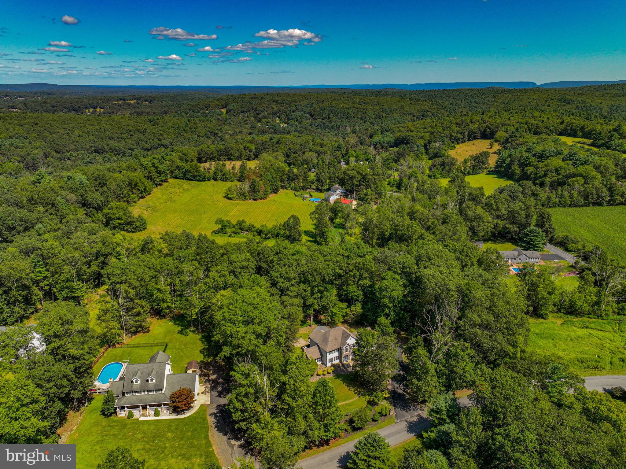 114 HOLLOW DRIVE