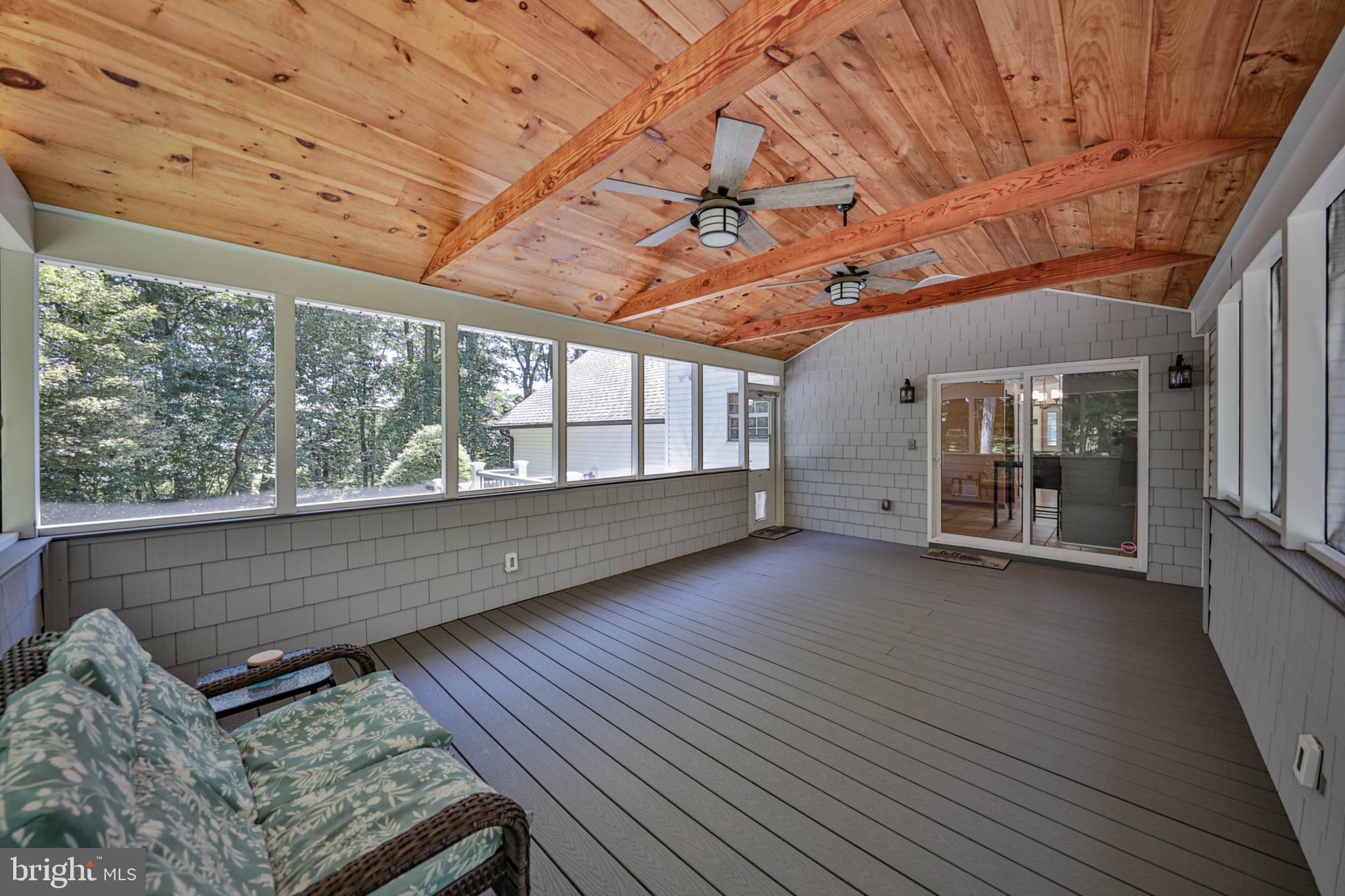 114 HOLLOW DRIVE
