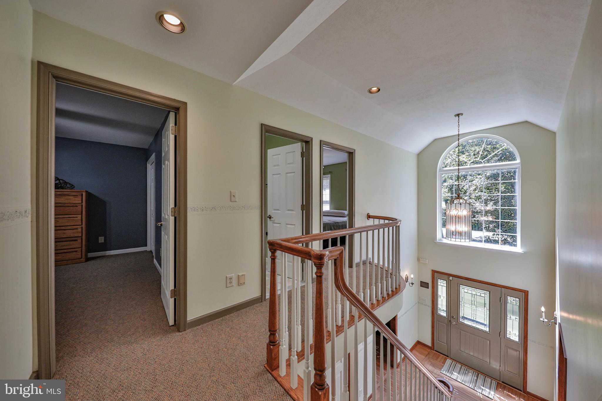 114 HOLLOW DRIVE