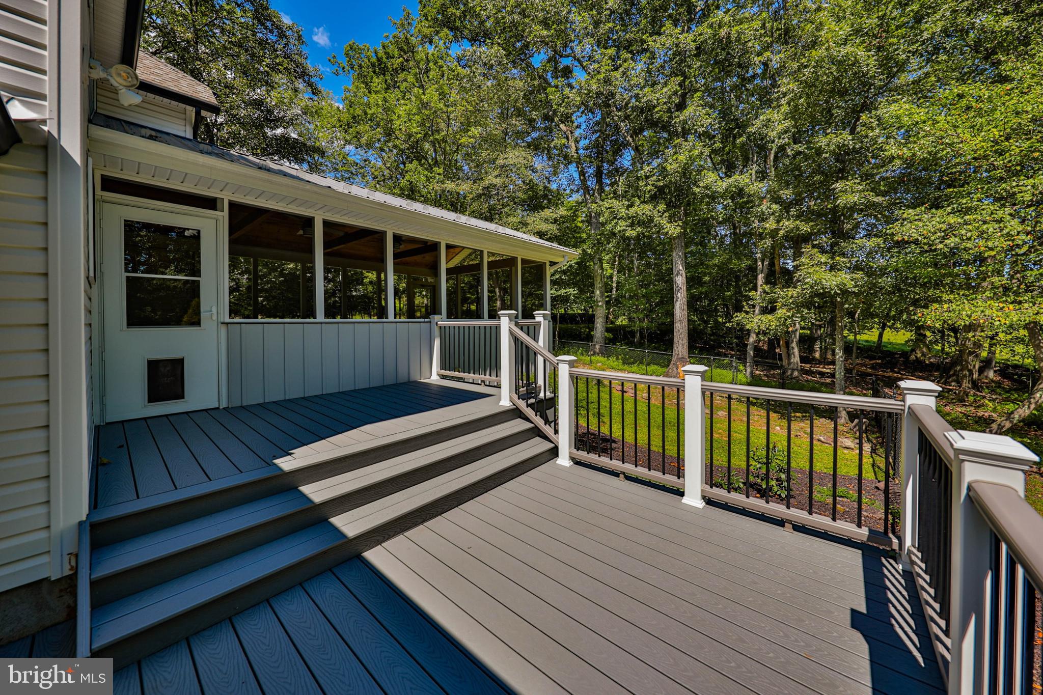 114 HOLLOW DRIVE