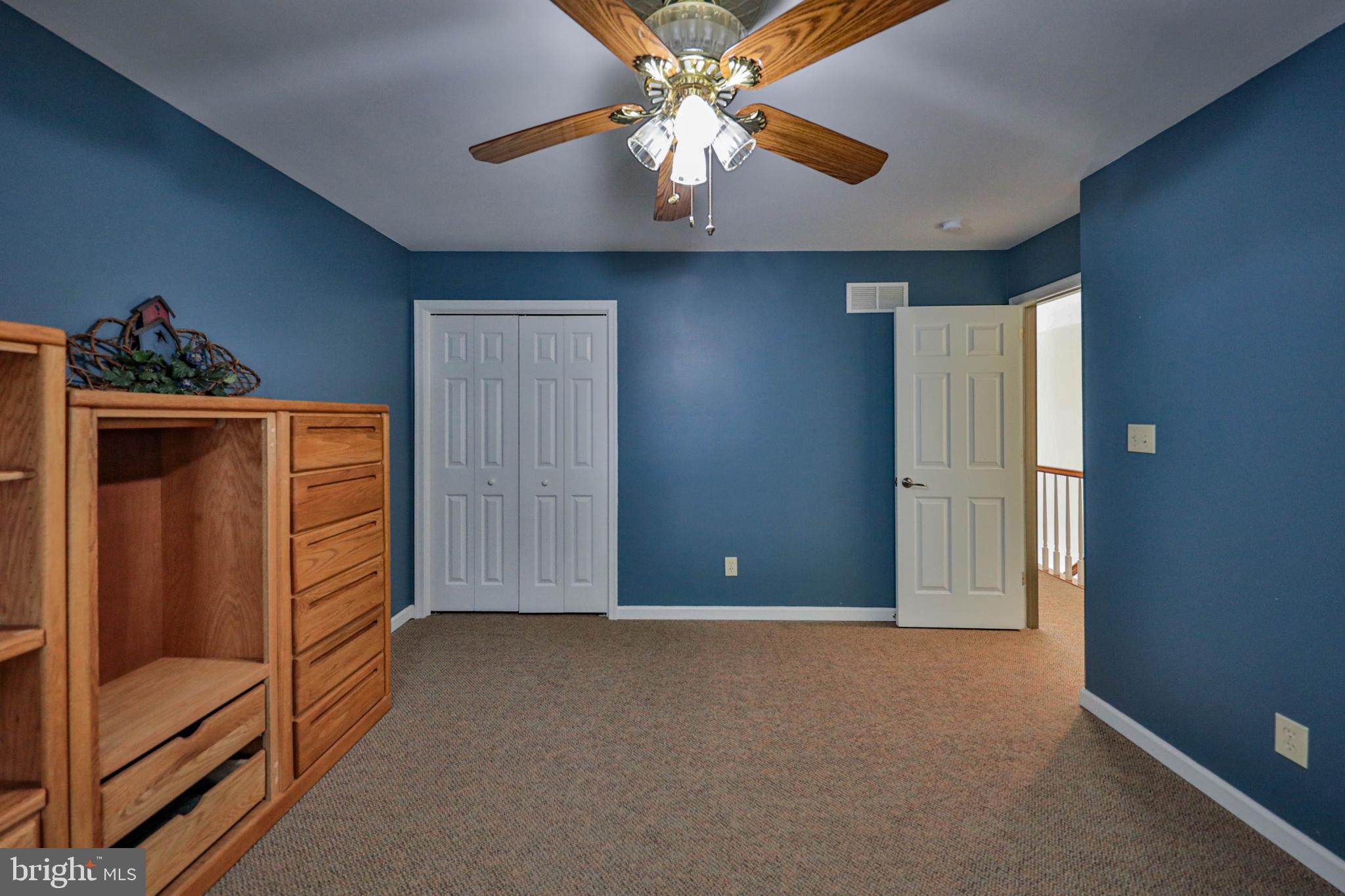 114 HOLLOW DRIVE