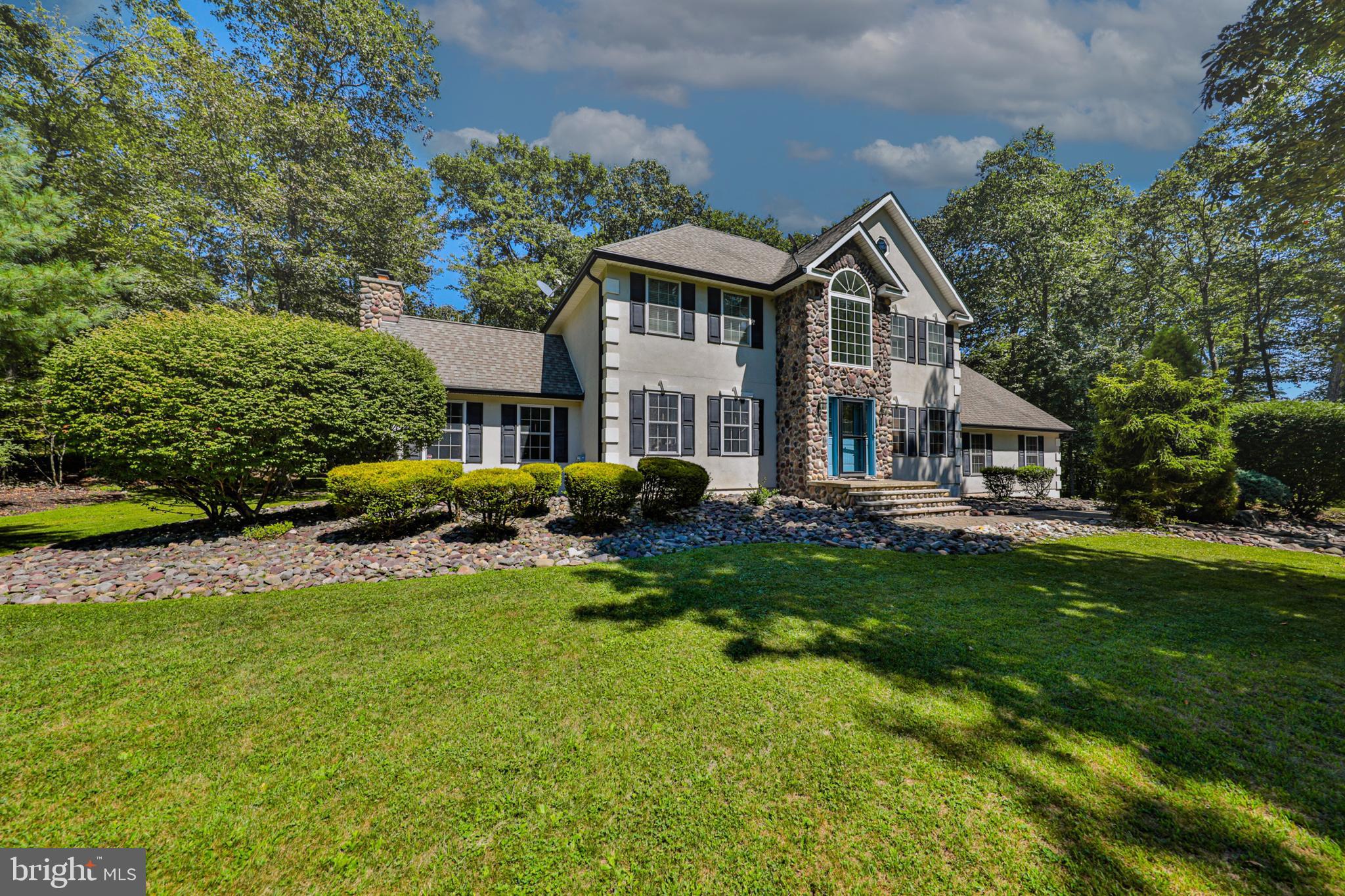 114 HOLLOW DRIVE
