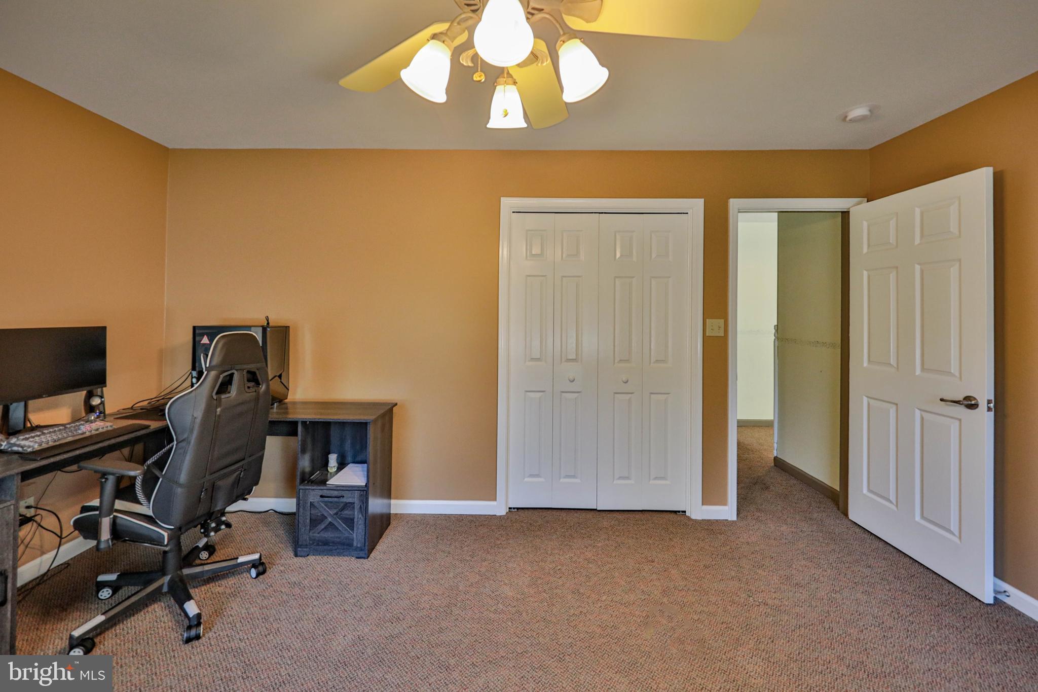 114 HOLLOW DRIVE