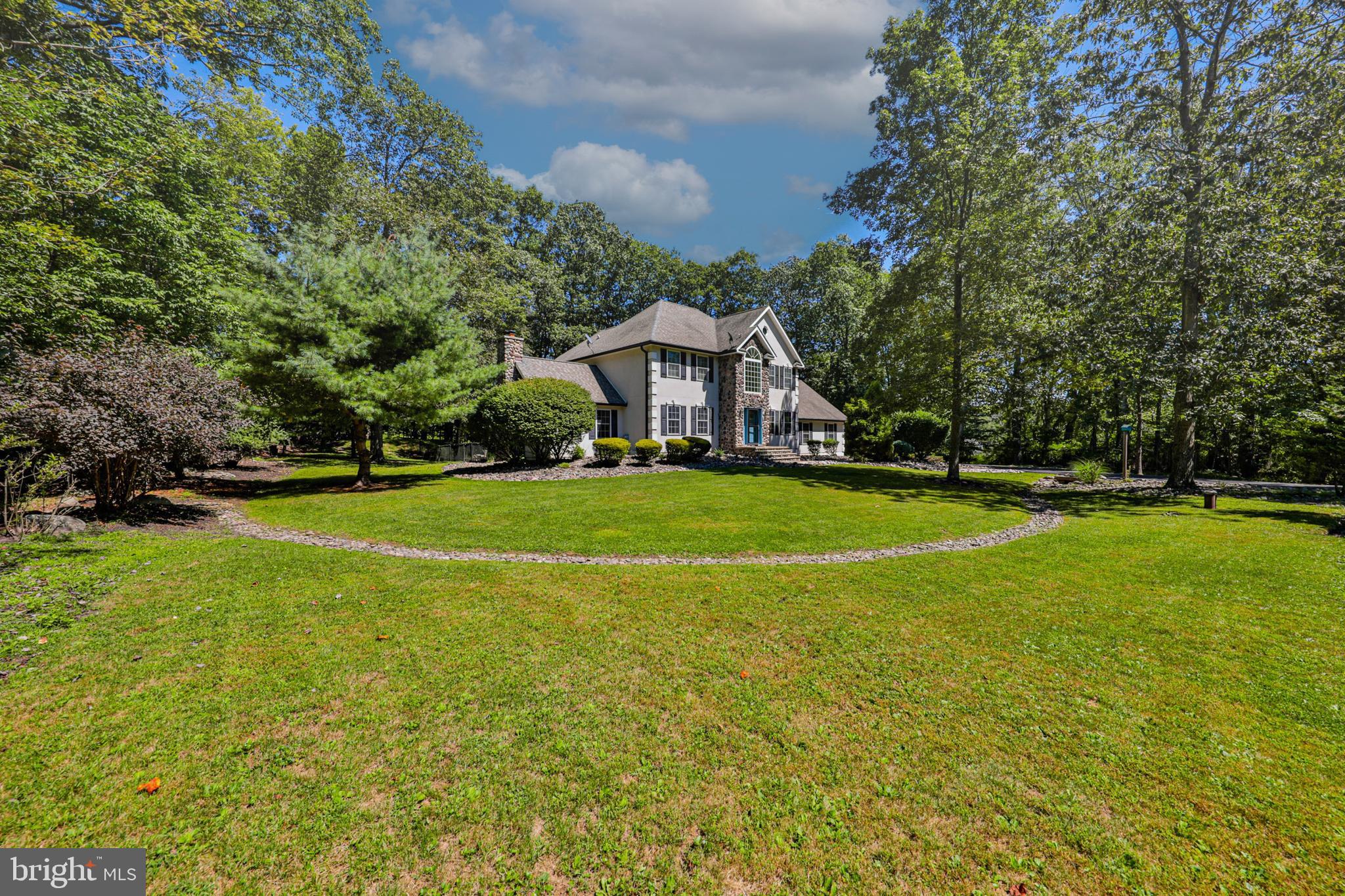 114 HOLLOW DRIVE