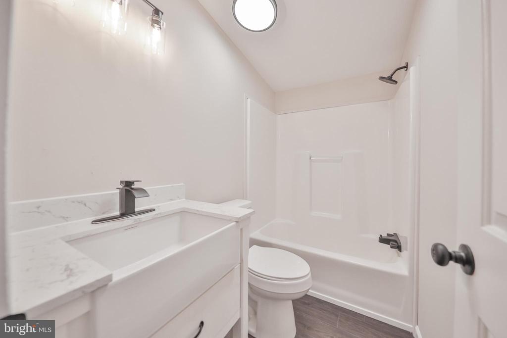 1243 BLUE MOUNTAIN CIRCLE