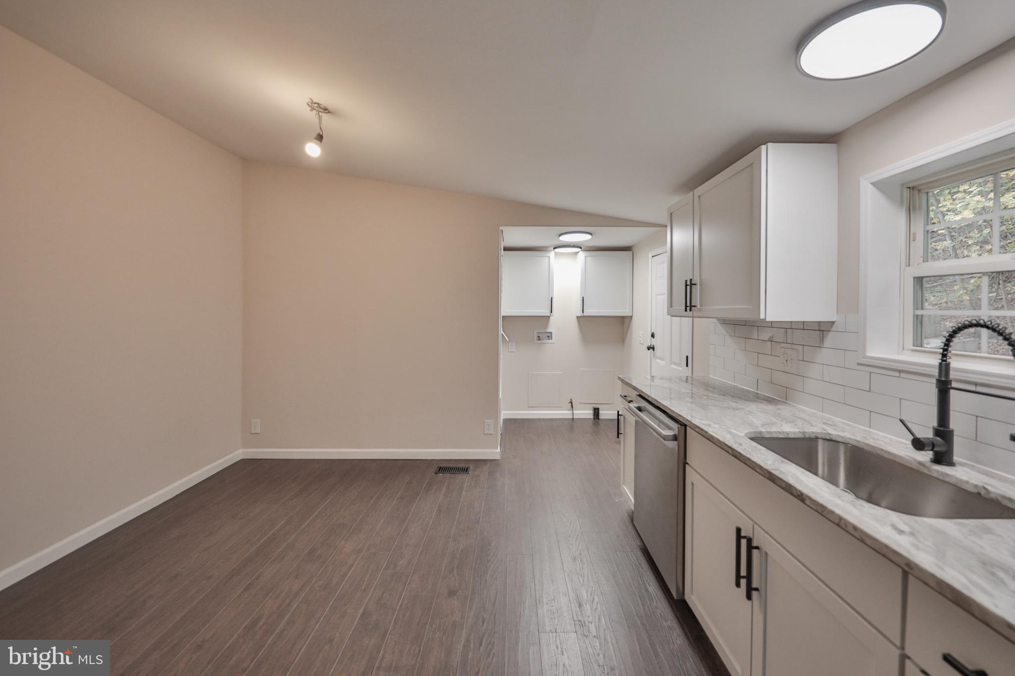 1243 BLUE MOUNTAIN CIRCLE