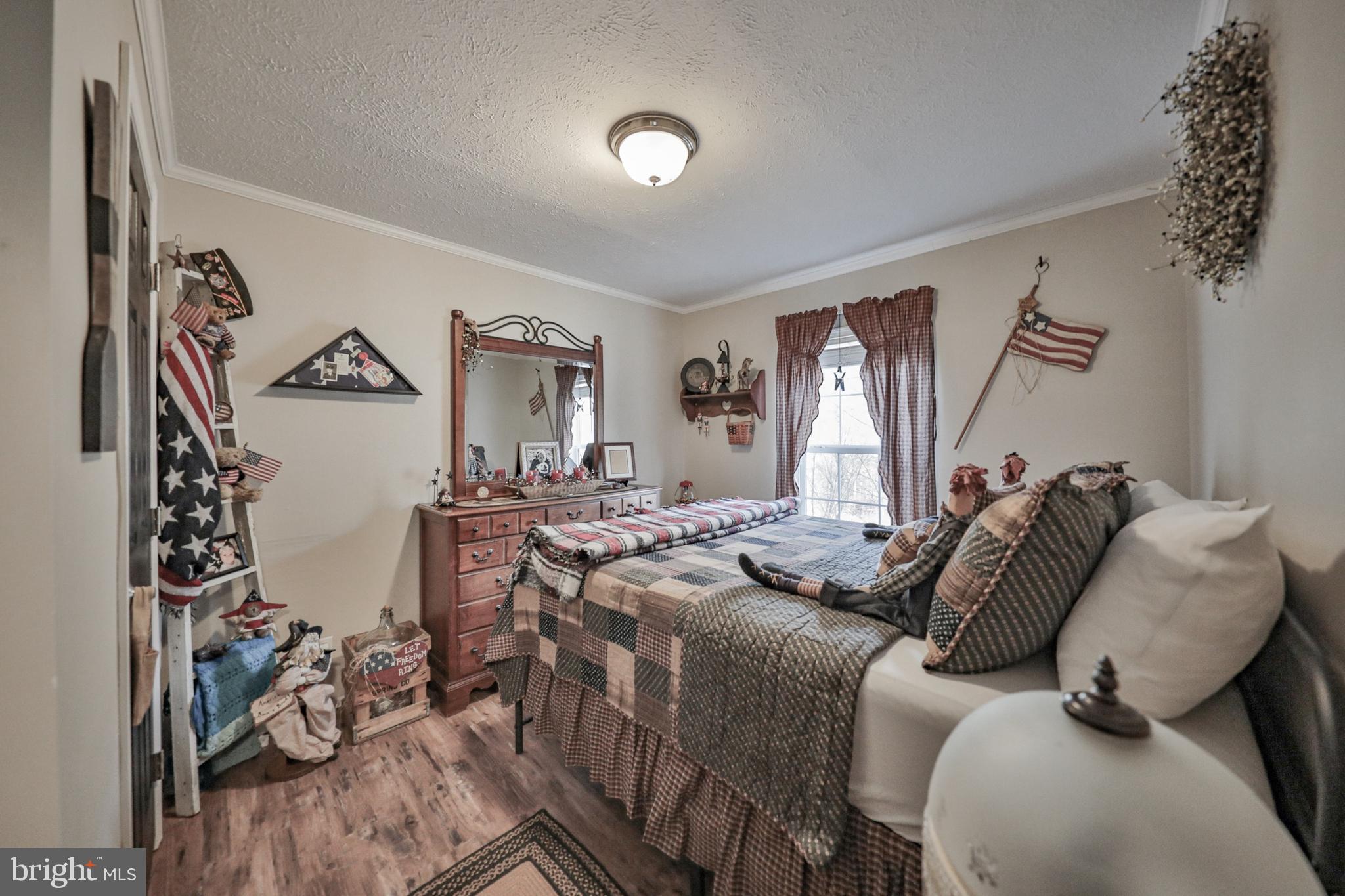 1242 BLUE MOUNTAIN CIRCLE