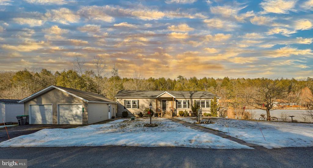 1242 BLUE MOUNTAIN CIRCLE