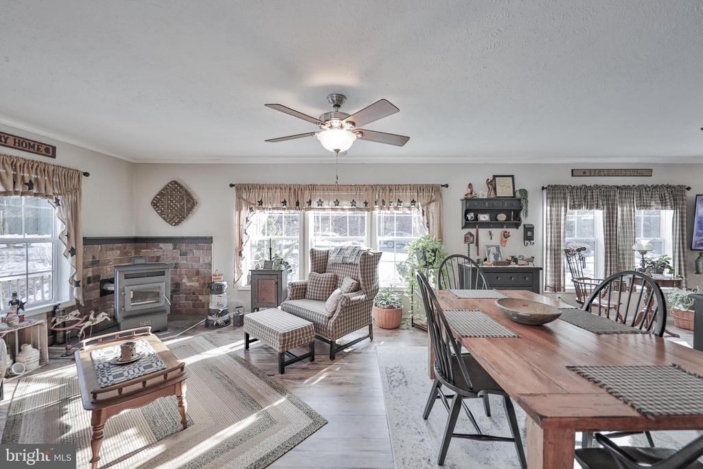 1242 BLUE MOUNTAIN CIRCLE